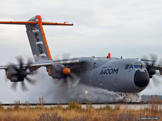 011111_NATO_Airbus-A-400-splash.jpg