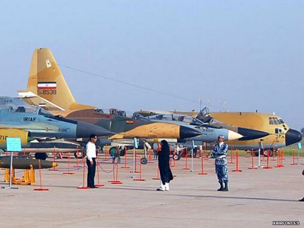 Omani Commander Visits Iranian Air Force Overhaul Center