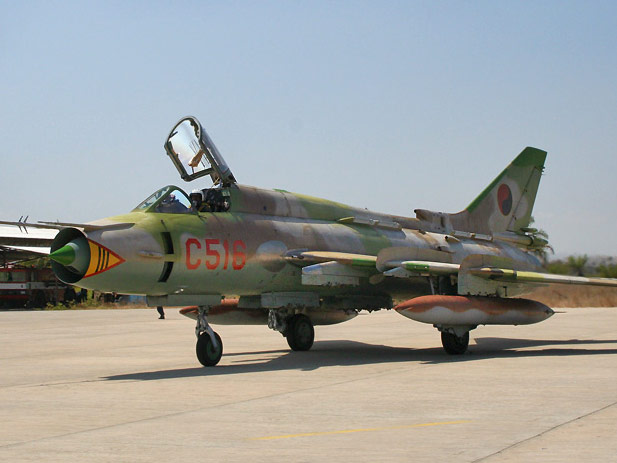 Angolan Air Force Su-22 Fighter jet crashes in southwest Angola, killing 1