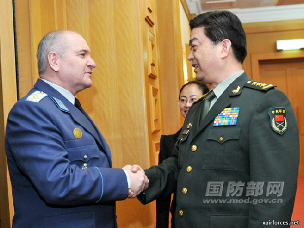 Chang Wanquan meets with commander of Bulgarian Air Force