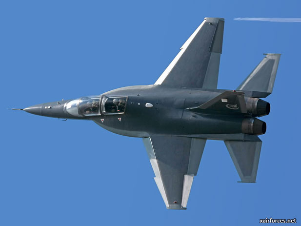 L-15, Yak-130 Jet Trainers Compete for Asian Buyers