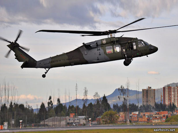 Colombian Army Takes Delivery of Five S-70i Black Hawk Helicopters
