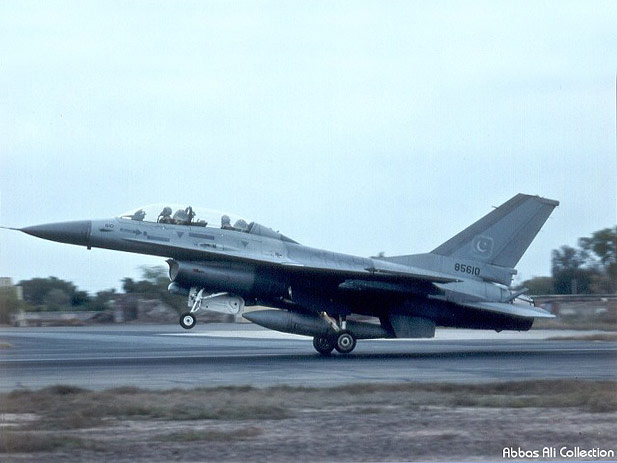 PakAF F-16B Fighting Falcon 