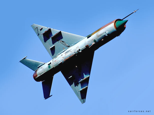 Indian Air Force jet crashes, pilot safe