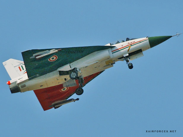 India eyes 2008 maiden flight for naval Tejas