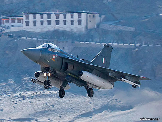 Advanced Systems Improve Tejas Fighting Skills
