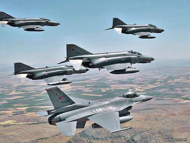 Turkish military aircraft violates Greek airspace