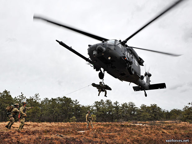 USAF 106th Rescue Wing Para-Rescue Jumpers Train