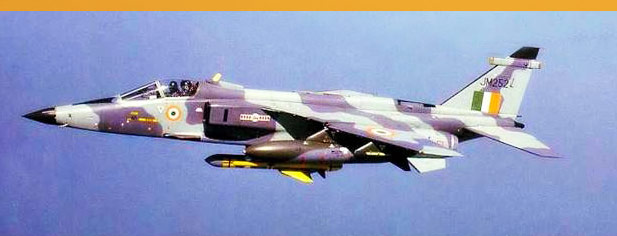 India's Jaguar crashes, pilot dies